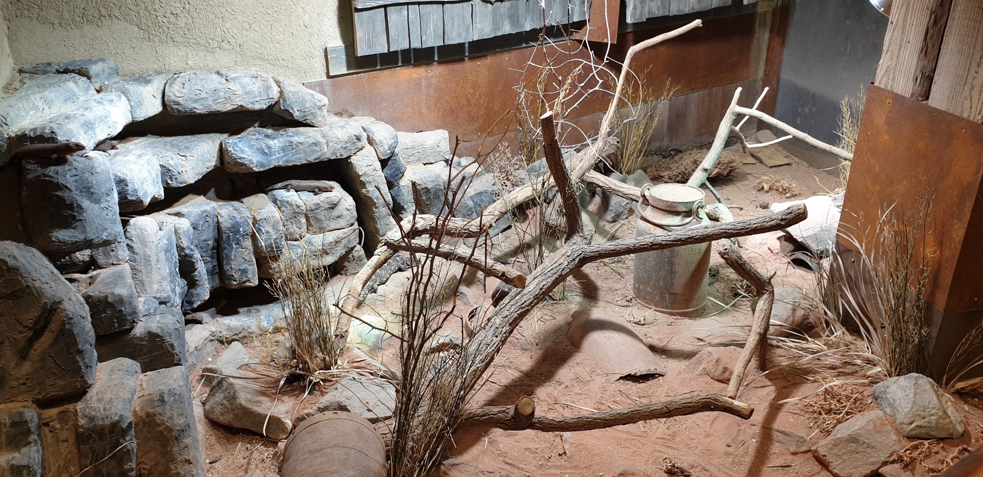 Australian "Outback" enclosure