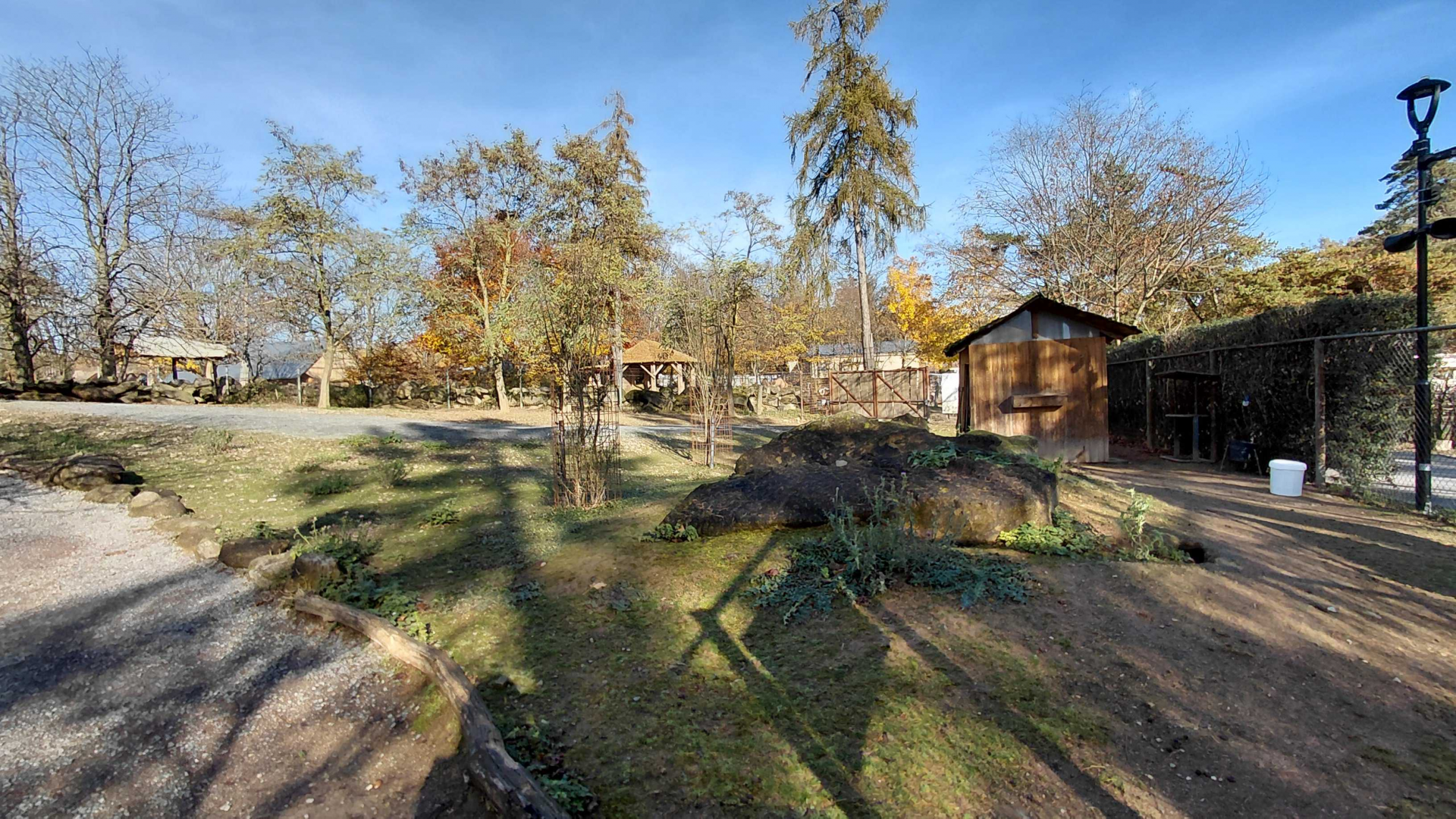 "Australian" walkthrough exhibit