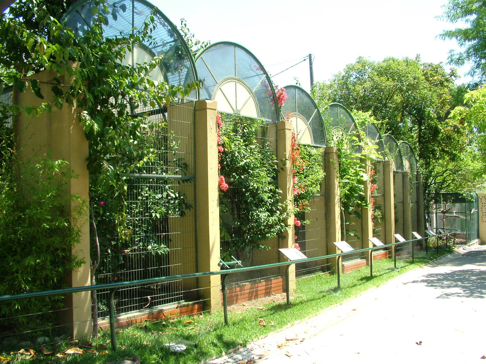 Aviaries at Lisbon Zoo, 24/05/11
