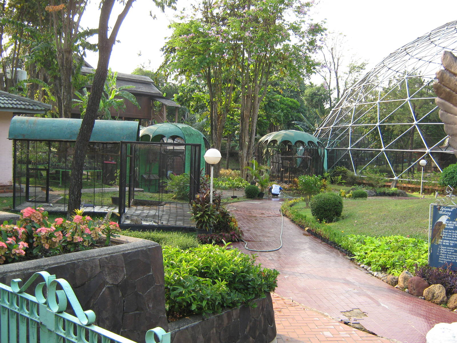 aviaries at the Bird Park
