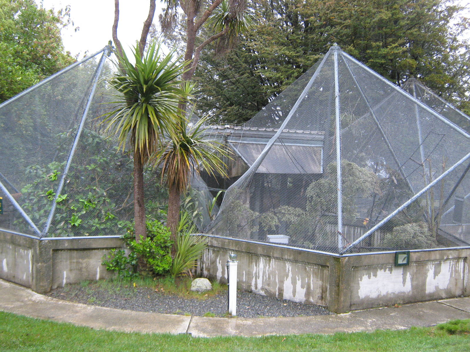 aviaries