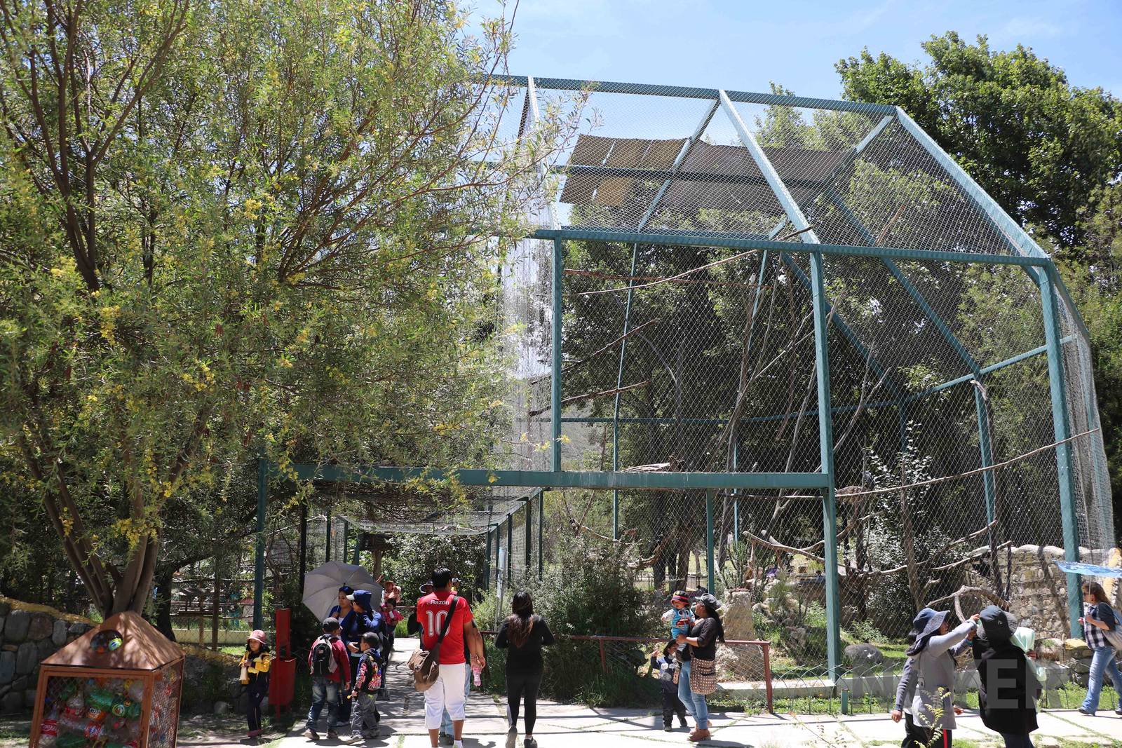 Aviary complex, March 2016