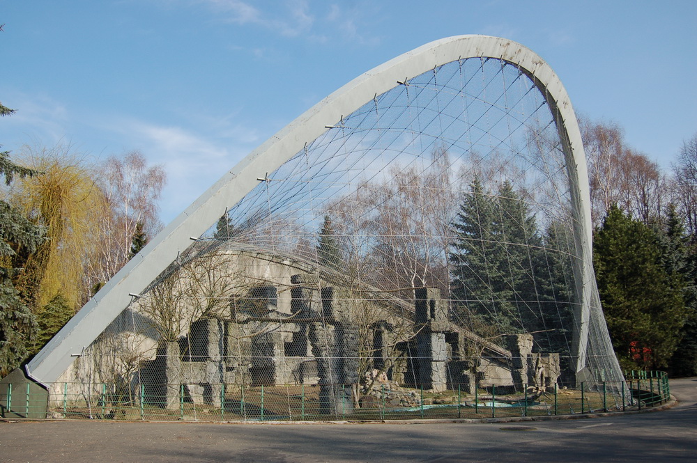 Aviary for crane at Katowice Zoo