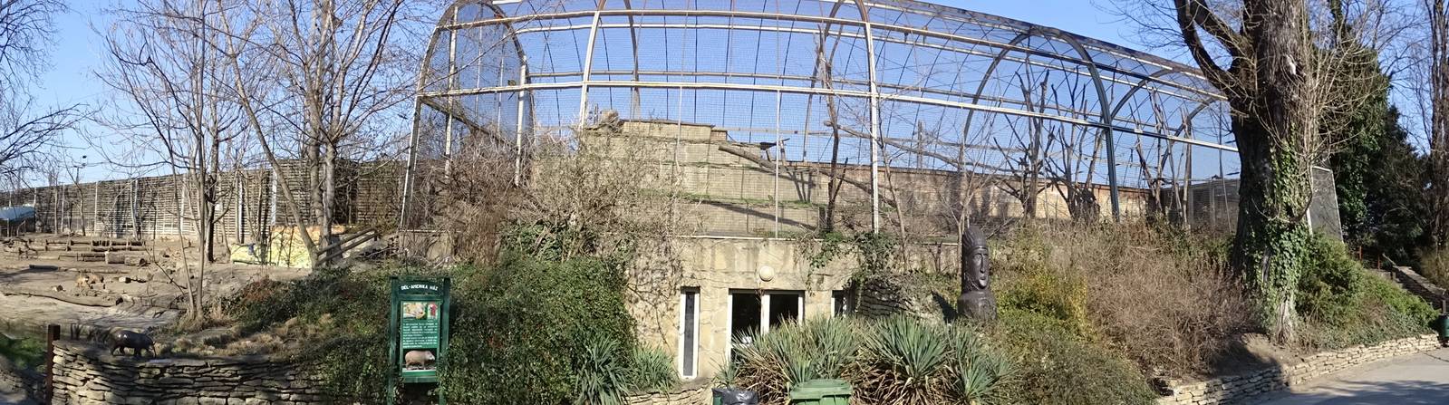 Aviary for macaws and squirrel monkeys