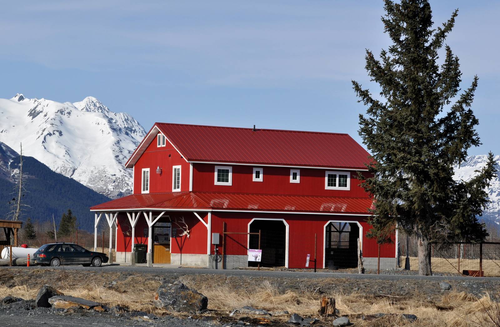 AWCC Intern Housing and Moose/Musk Ox Shelter.