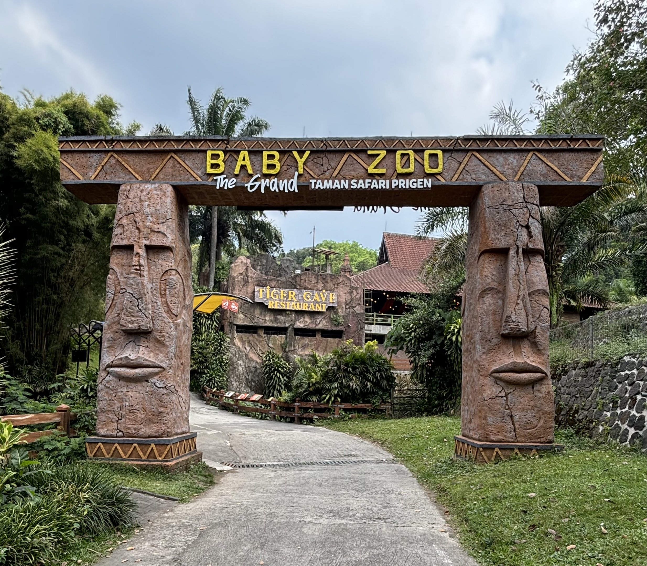 Baby Zoo = main walking zoo