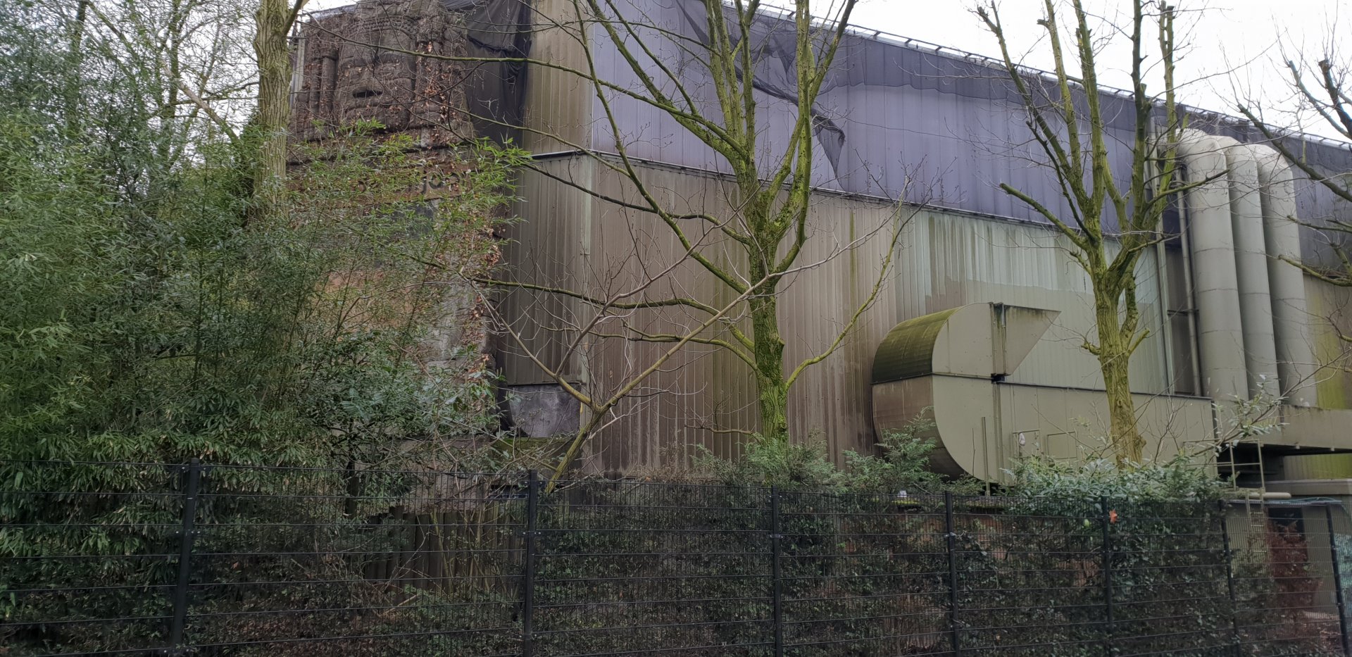 Back-side Elephant-house