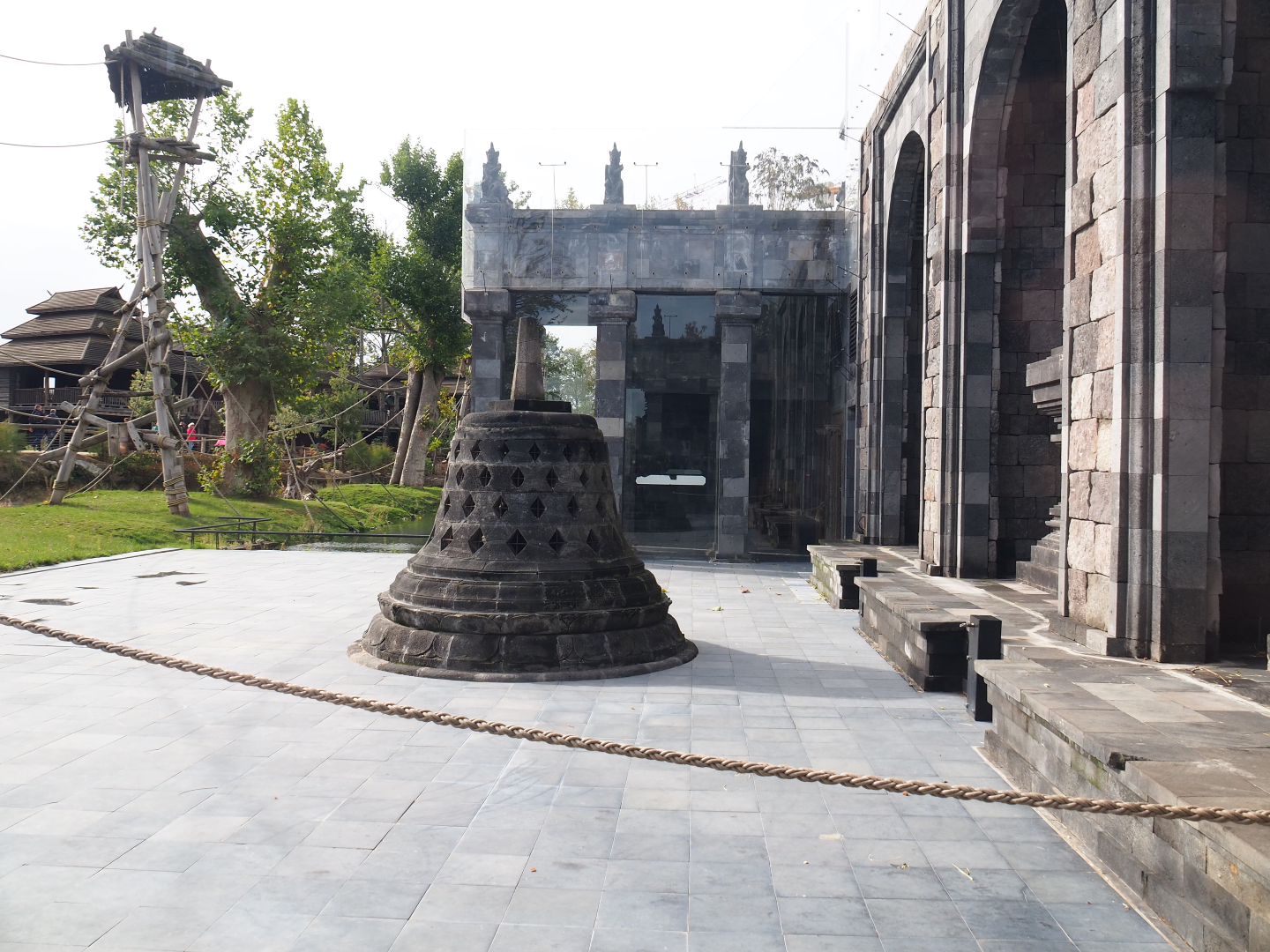 Backside of the orangutan temple (where the orangutans go outside) with viewing area, 2019-10-04