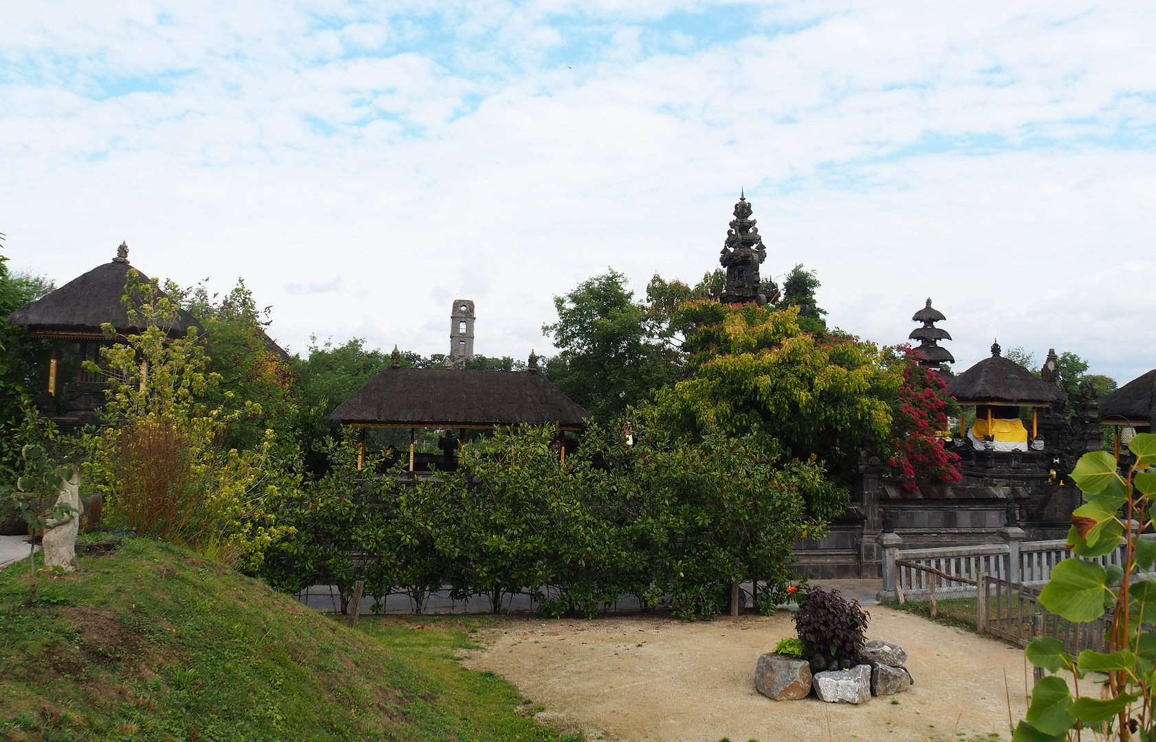 Balinese temple and Old abbey tower, 2022-09-15