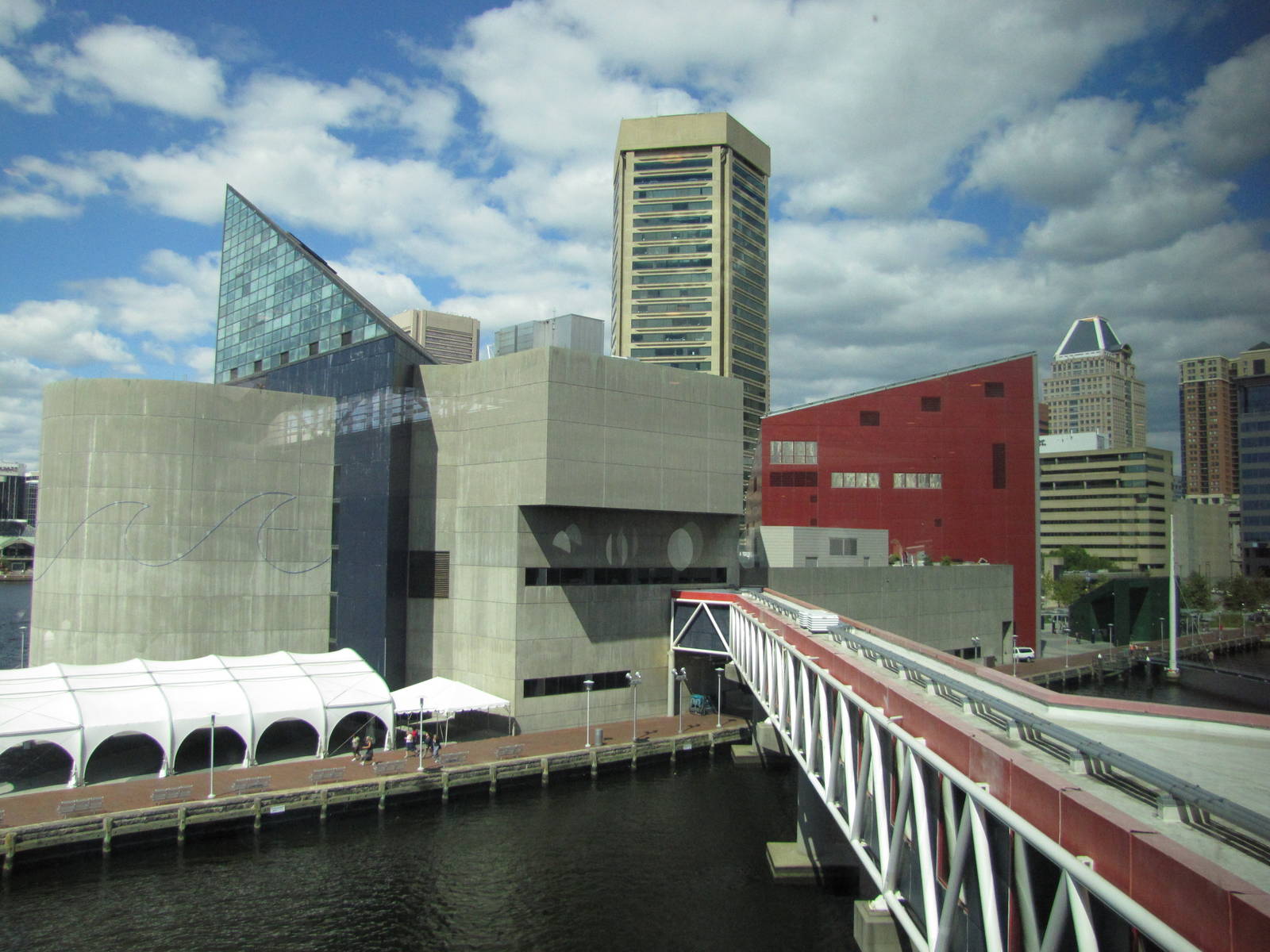 Baltimore Aquarium 2010 - View to the main building from the amphitheatre a