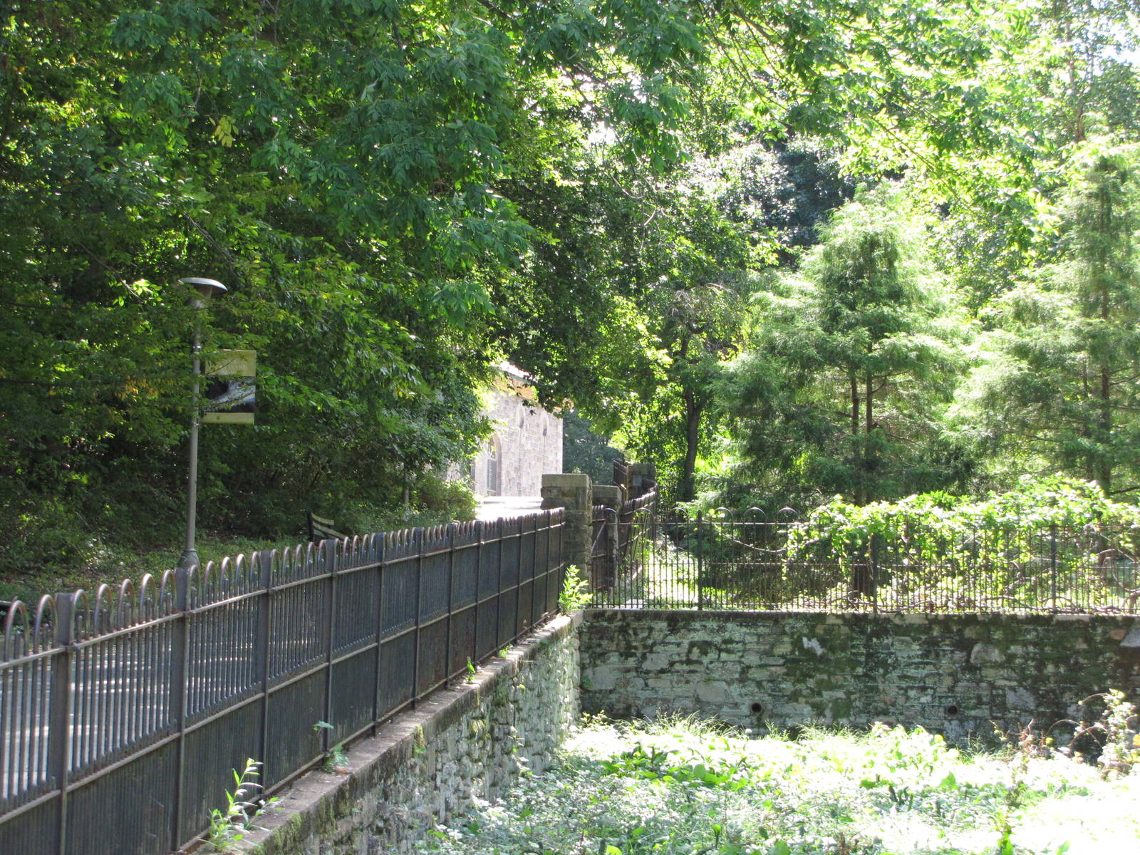Baltimore Zoo - Former ungulate exhibit and old Elephant House