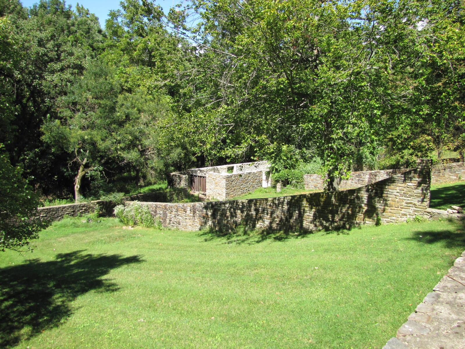 Baltimore Zoo - Former ungulate exhibits