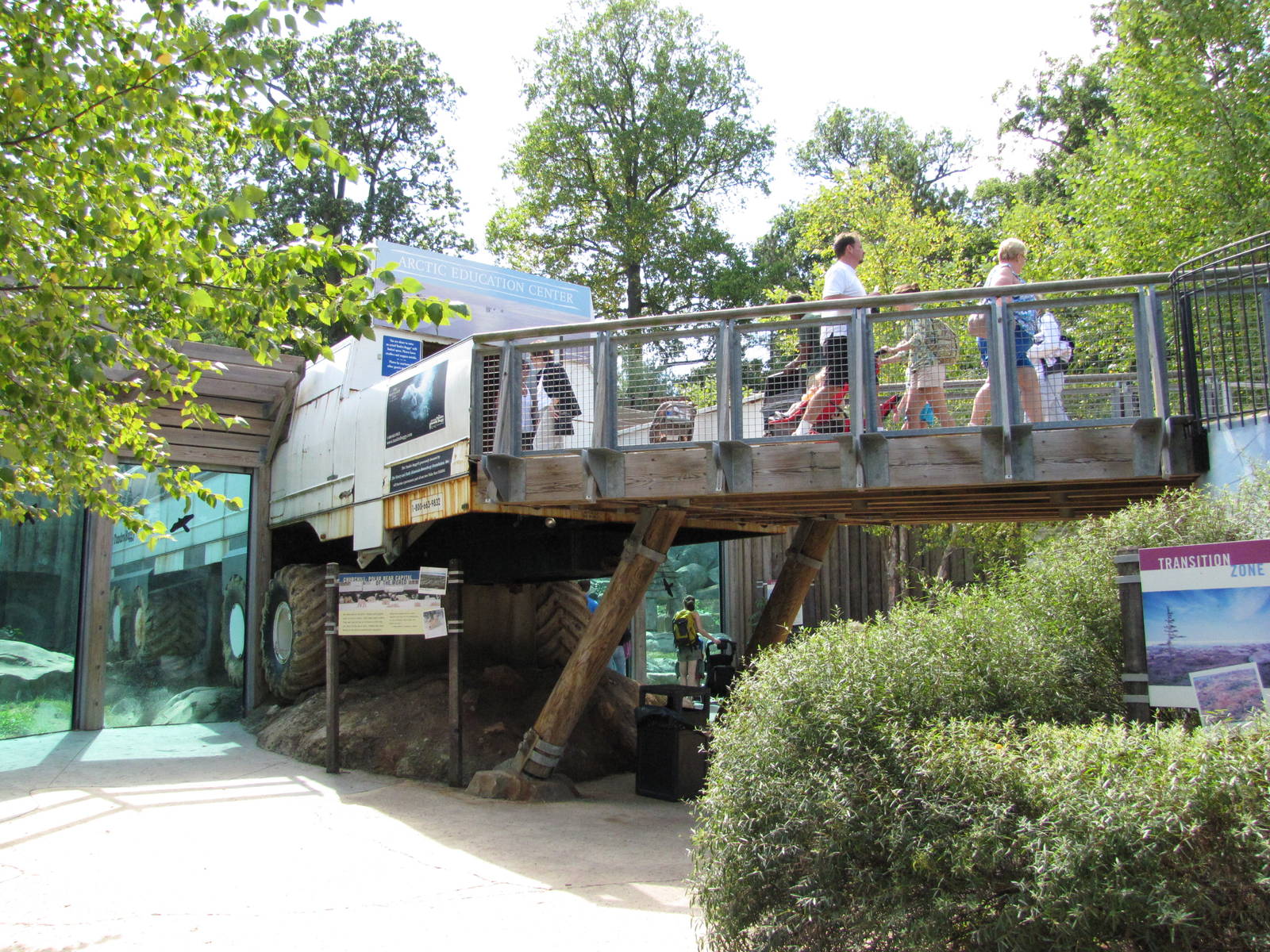Baltimore Zoo - General view of Polar Bear Watch