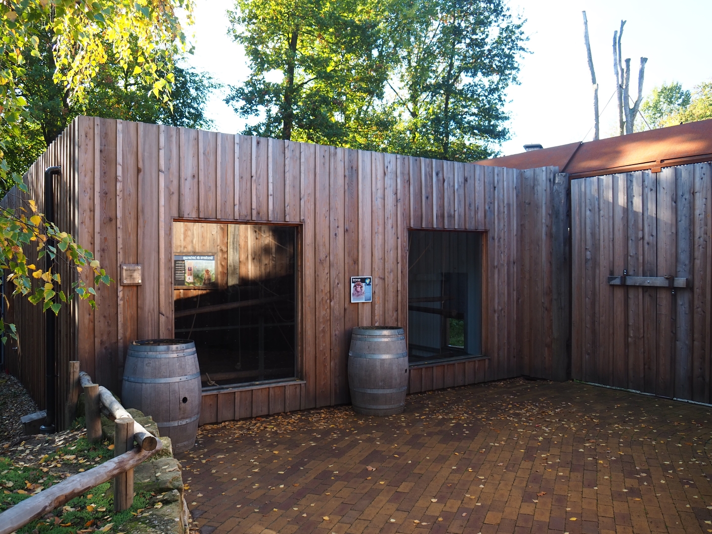 Barbary macaque holding house (Oct 13th, 2018)