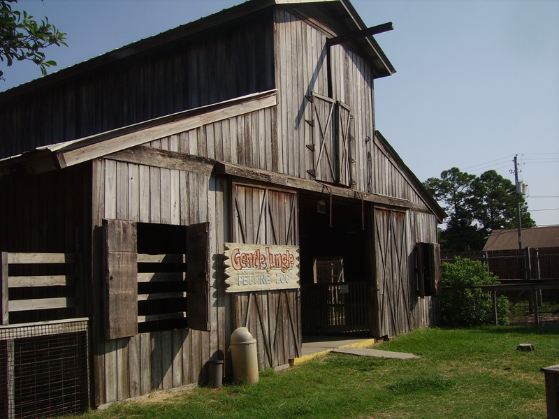 Barn - Petting Zoo