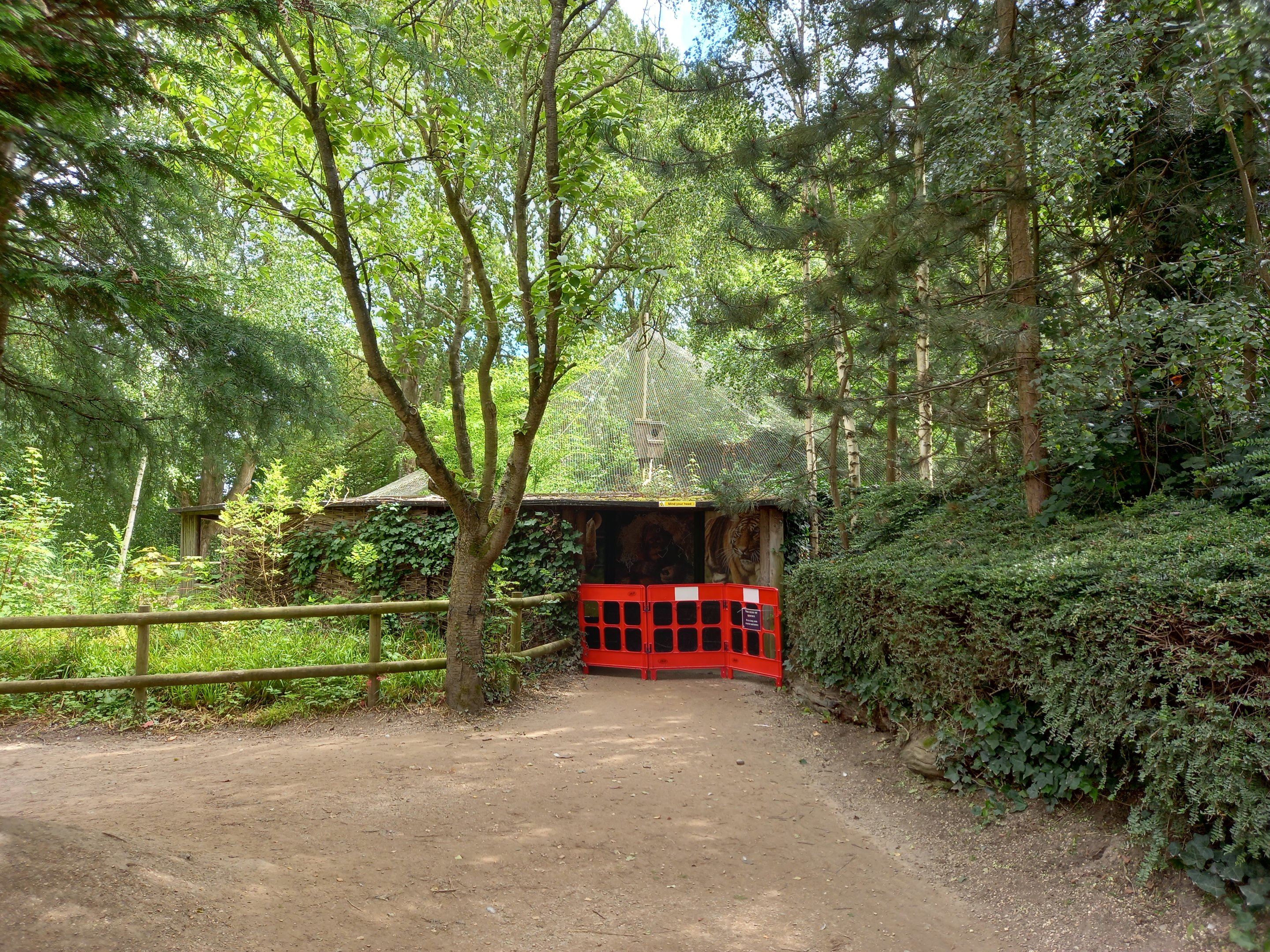 Barriered-off walkway by the Yellow-throated martens