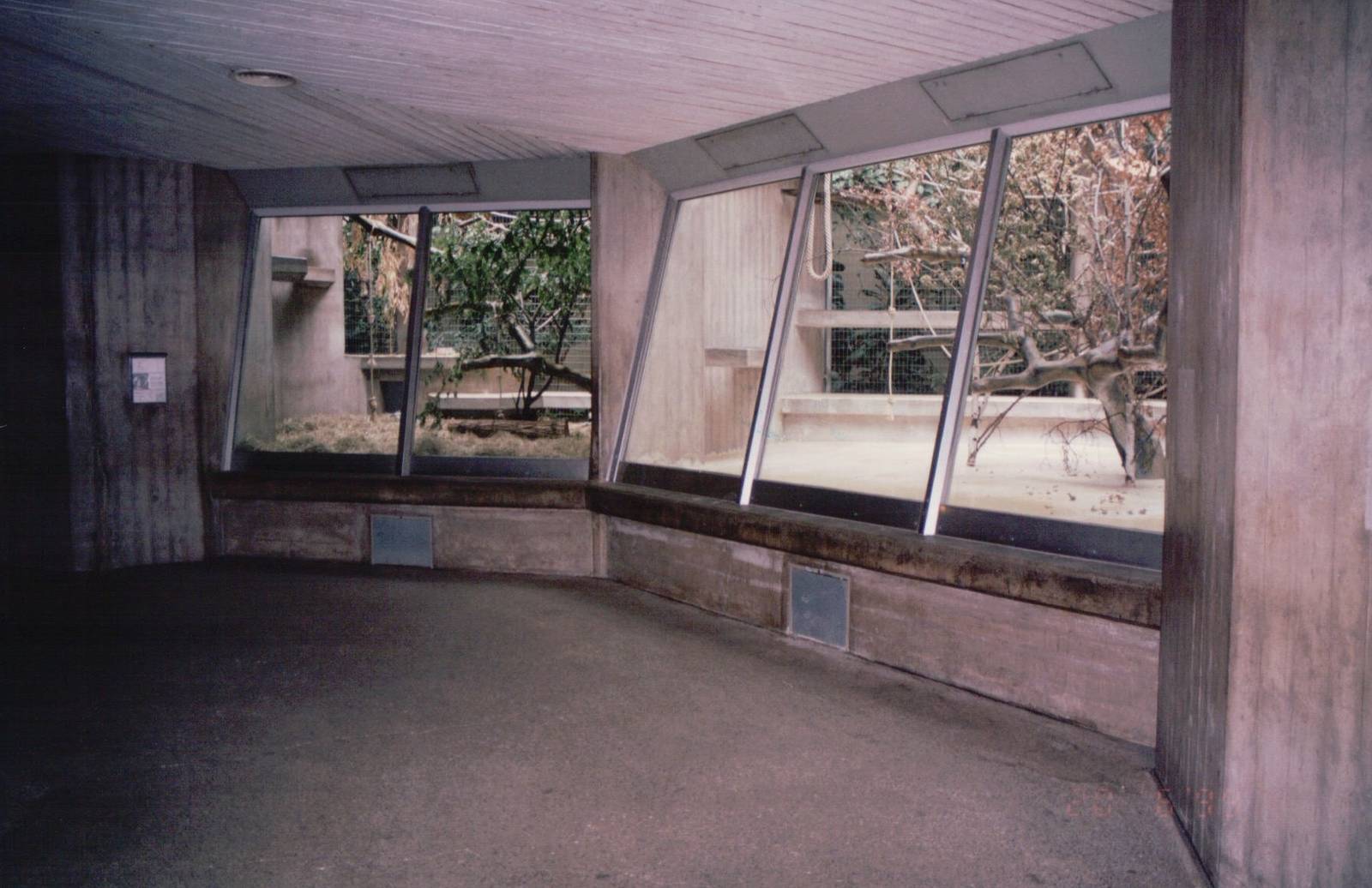 Basel Zoo 1999 - General view inside the Ape House