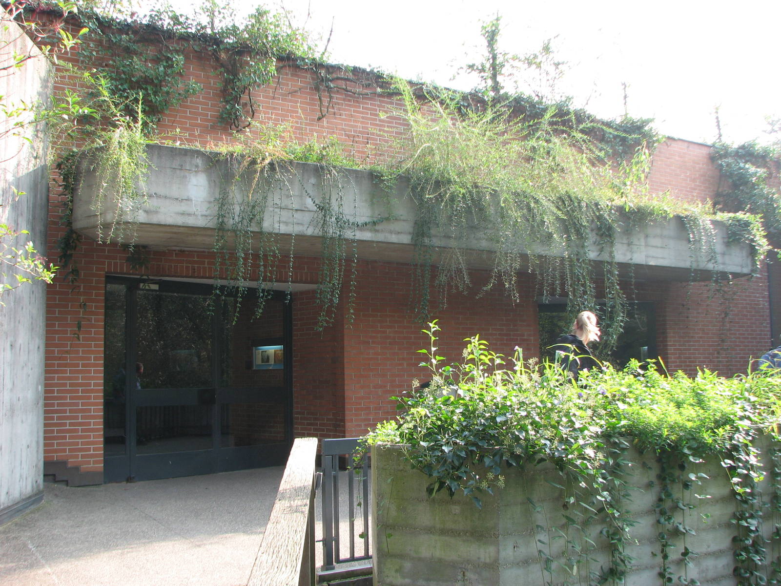 Basel Zoo 2006 - Entrance to the Vivarium