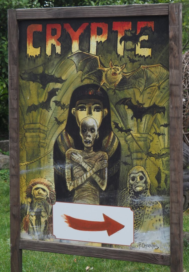 Bat crypt sign, 2020-09-03