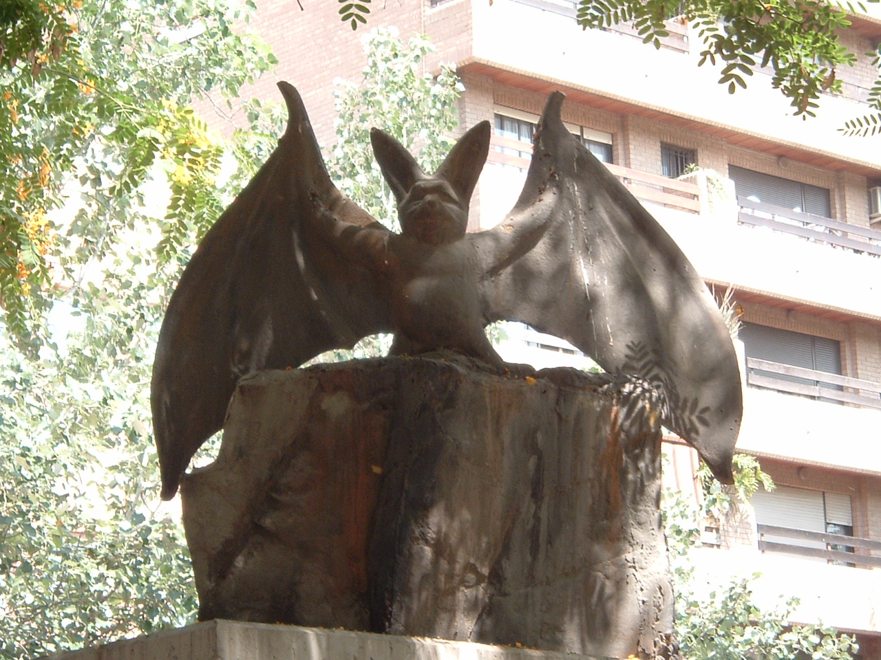bat statue, Valencia Zoo