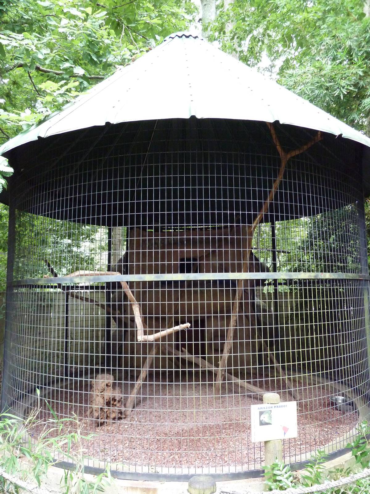 Baton Rouge Zoo - Amazon Parrot Corn-Crib Cage
