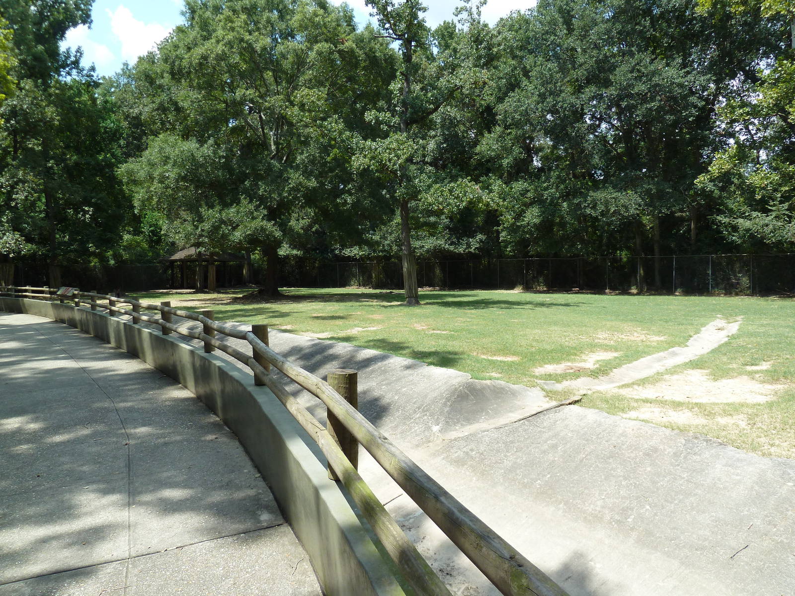 Baton Rouge Zoo - Elk Exhibit