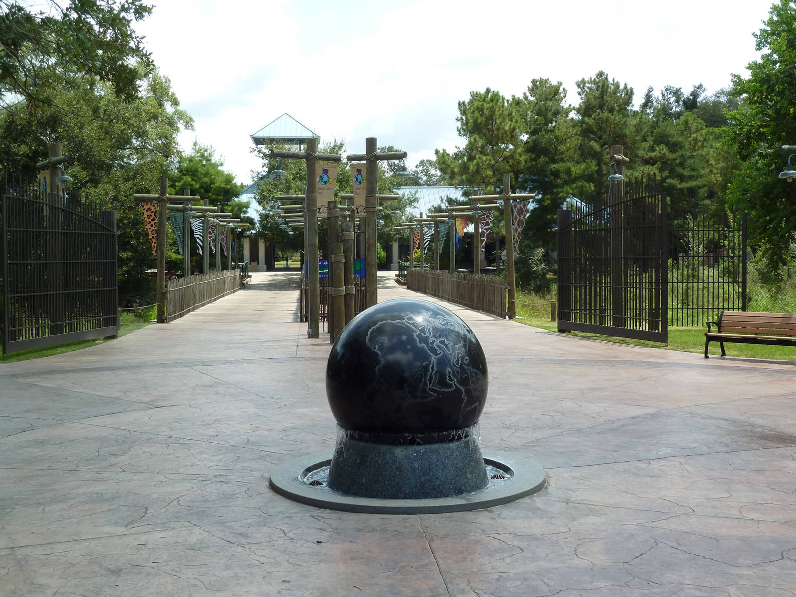 Baton Rouge Zoo - Entrance Plaza