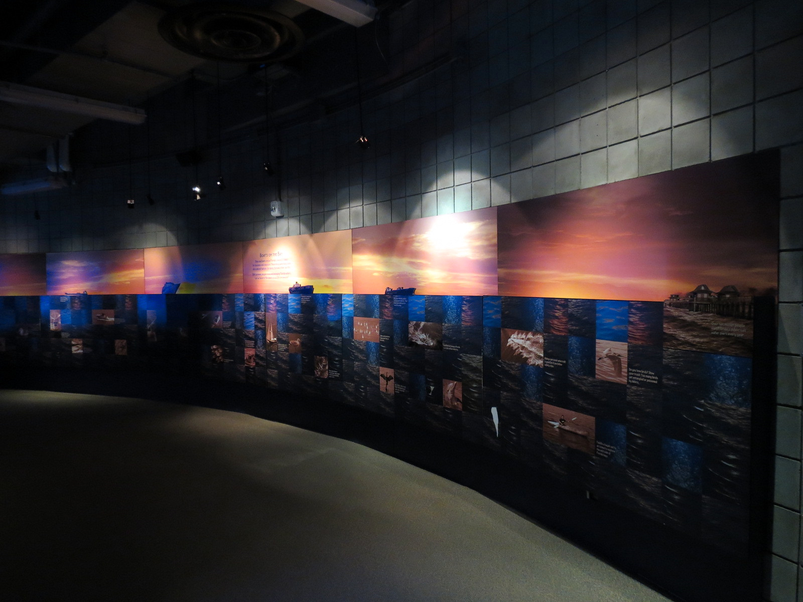 Bays & Beaches - Hallway