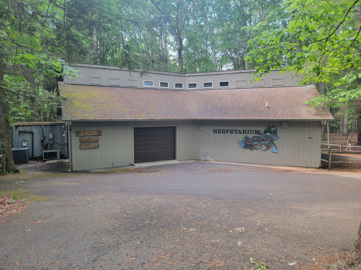 Bays Mountain - Herpetarium front