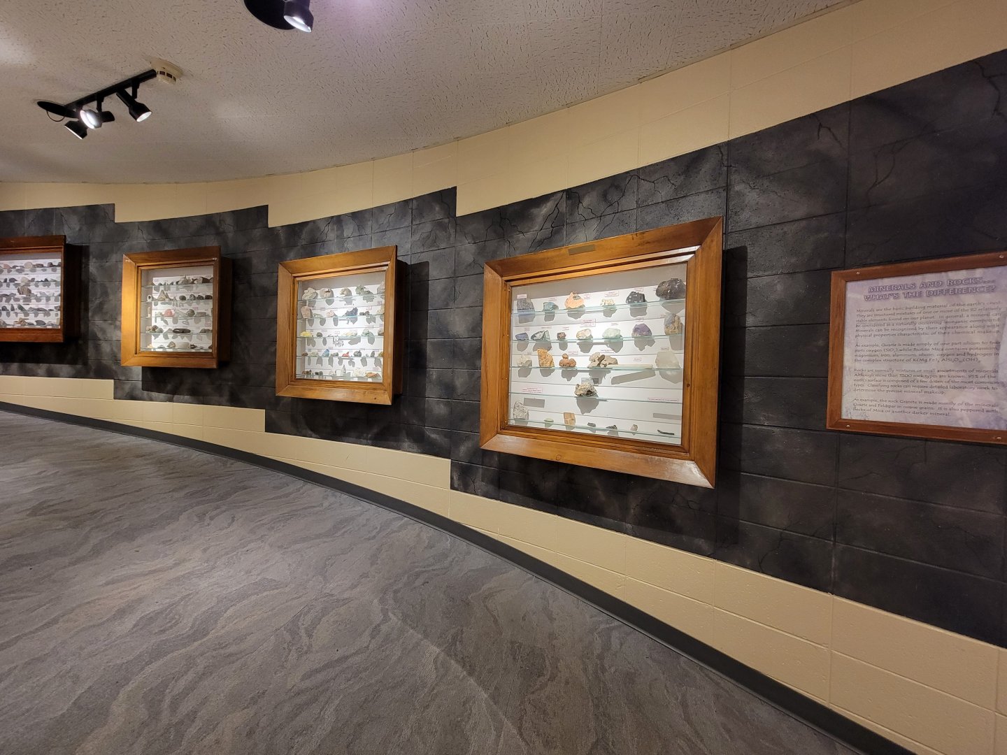 Bays Mountain - Rocks and minerals