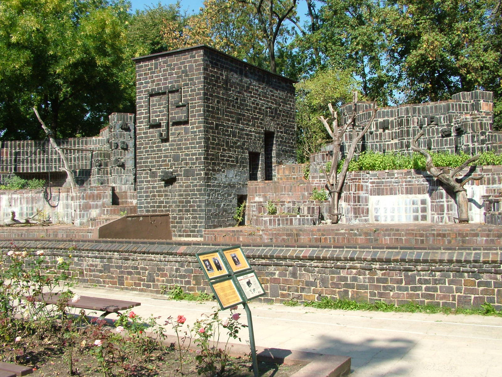 Bear Castle at Leipzig, 02/09/11