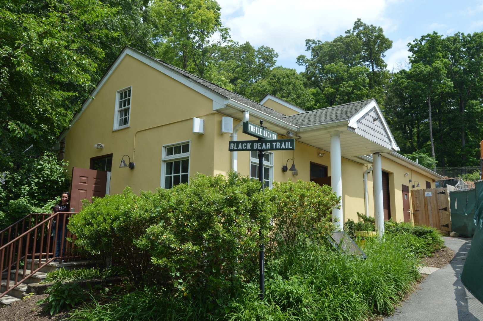 Bear Country - Viewing House