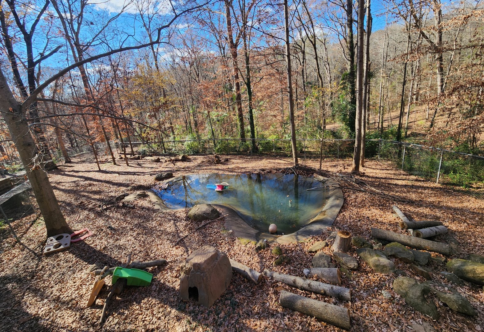Bear Hollow Zoo - Otter/beaver enclosure