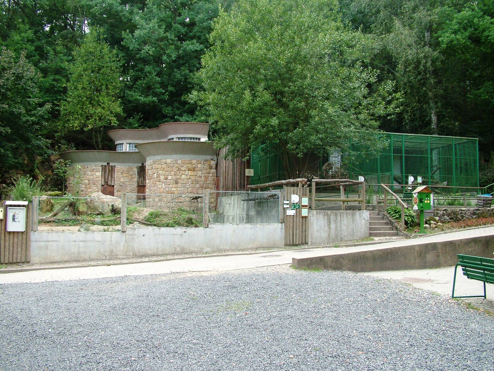 Bear/Leopard Exhibits at Decin, 28/08/12