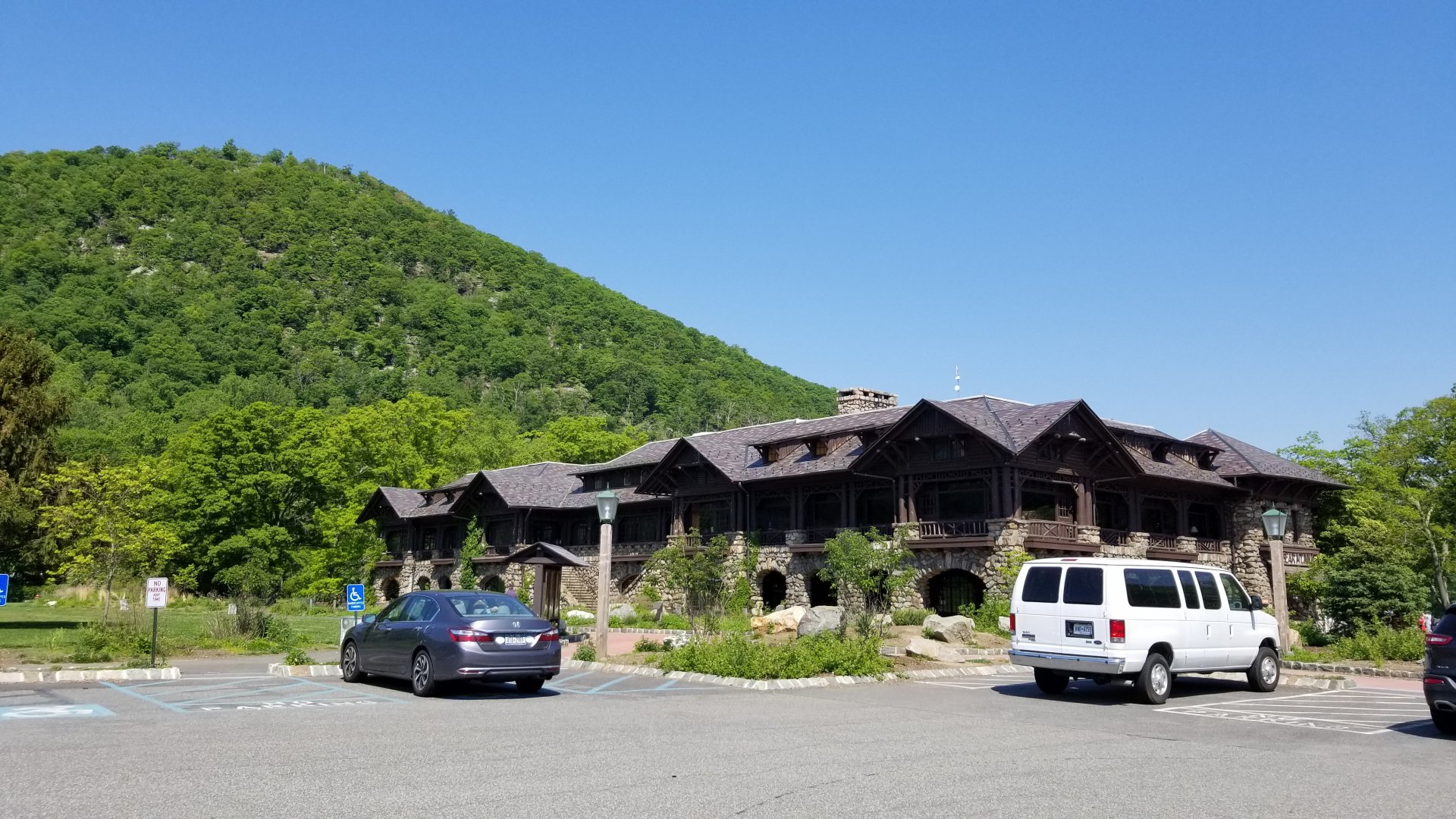 Bear Mountain - Parking lot for the zoo, at Bear Mountain Inn