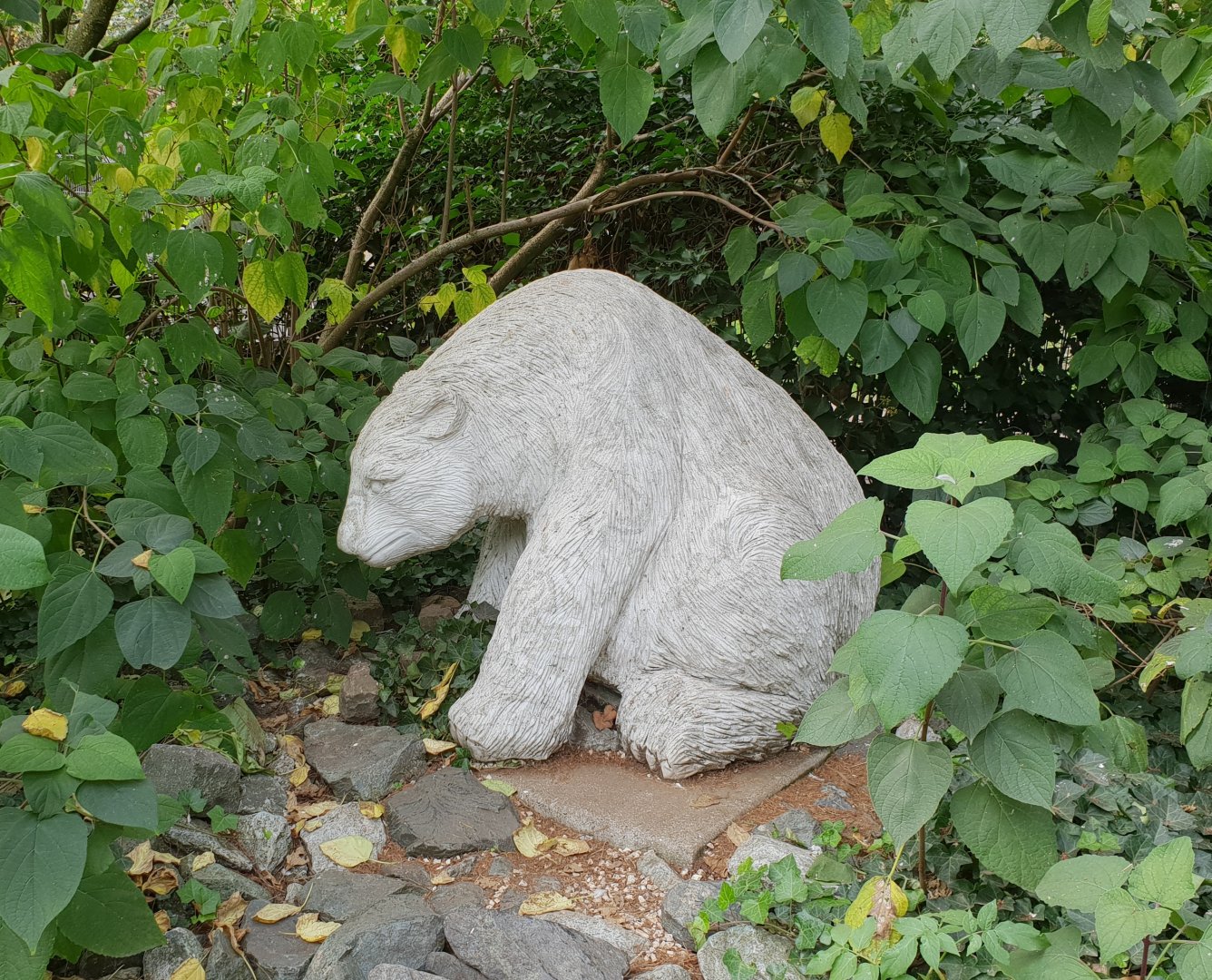 Bear-statue