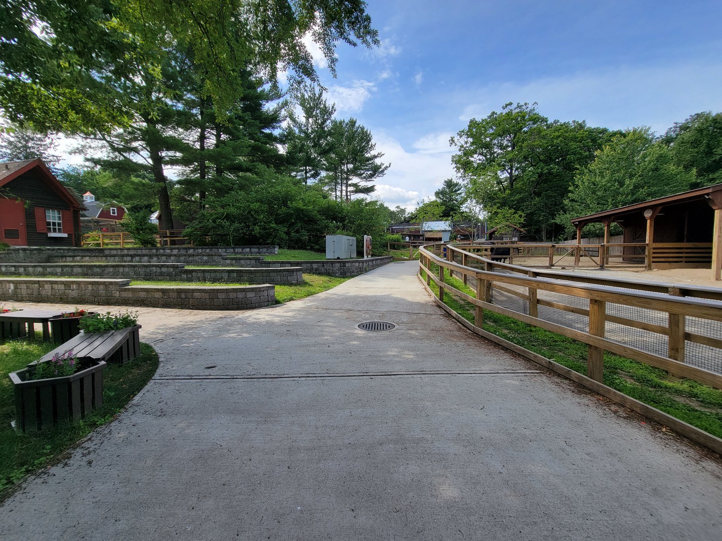 Beardsley 7/22 - Farmyard, cow area