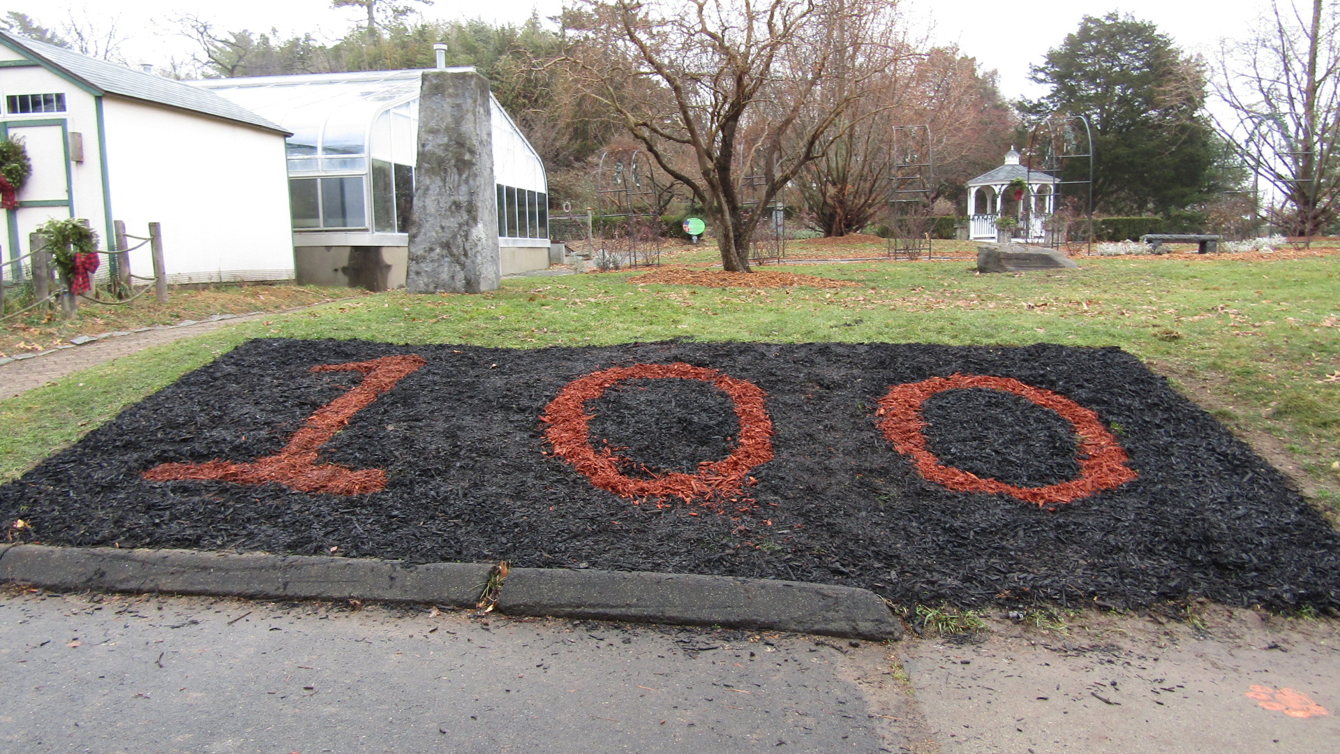 Beardsley Zoo 100th anniversary mulch design