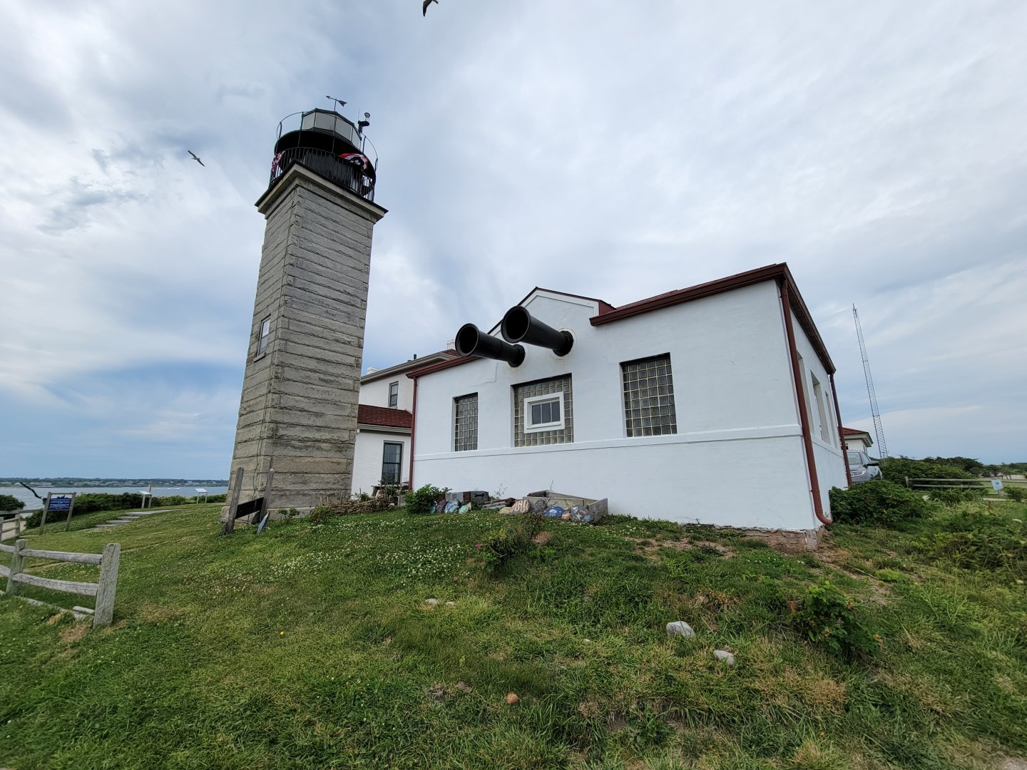 Beavertail Aquarium - aquarium and lighthouse