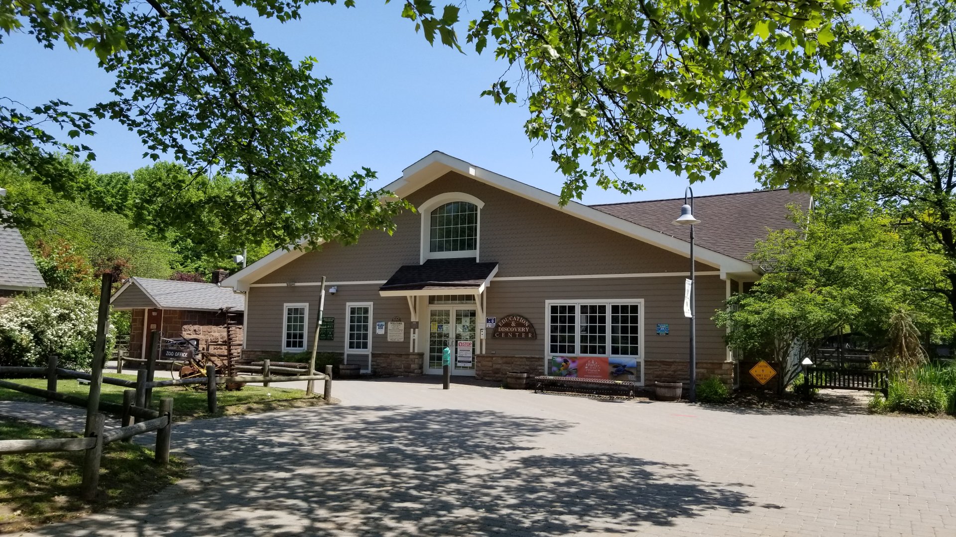 Bergen County Zoo - Education and Discovery center