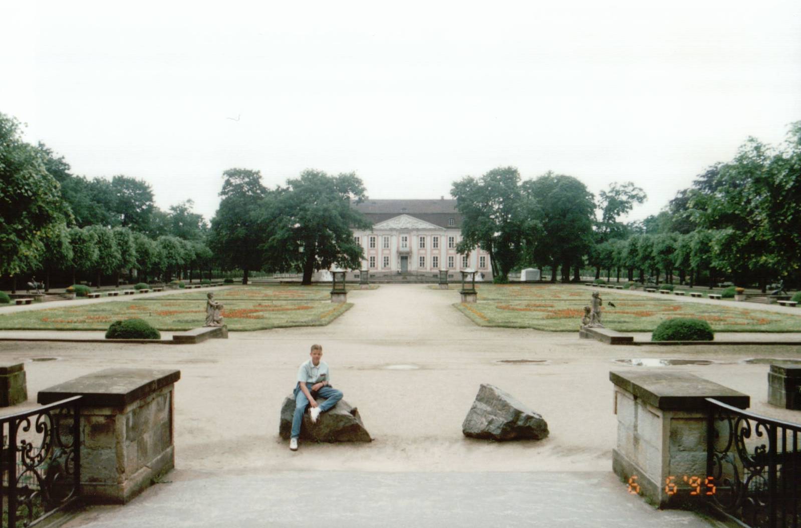 Berlin Tierpark 1995 - Friedrichsfelde Hall