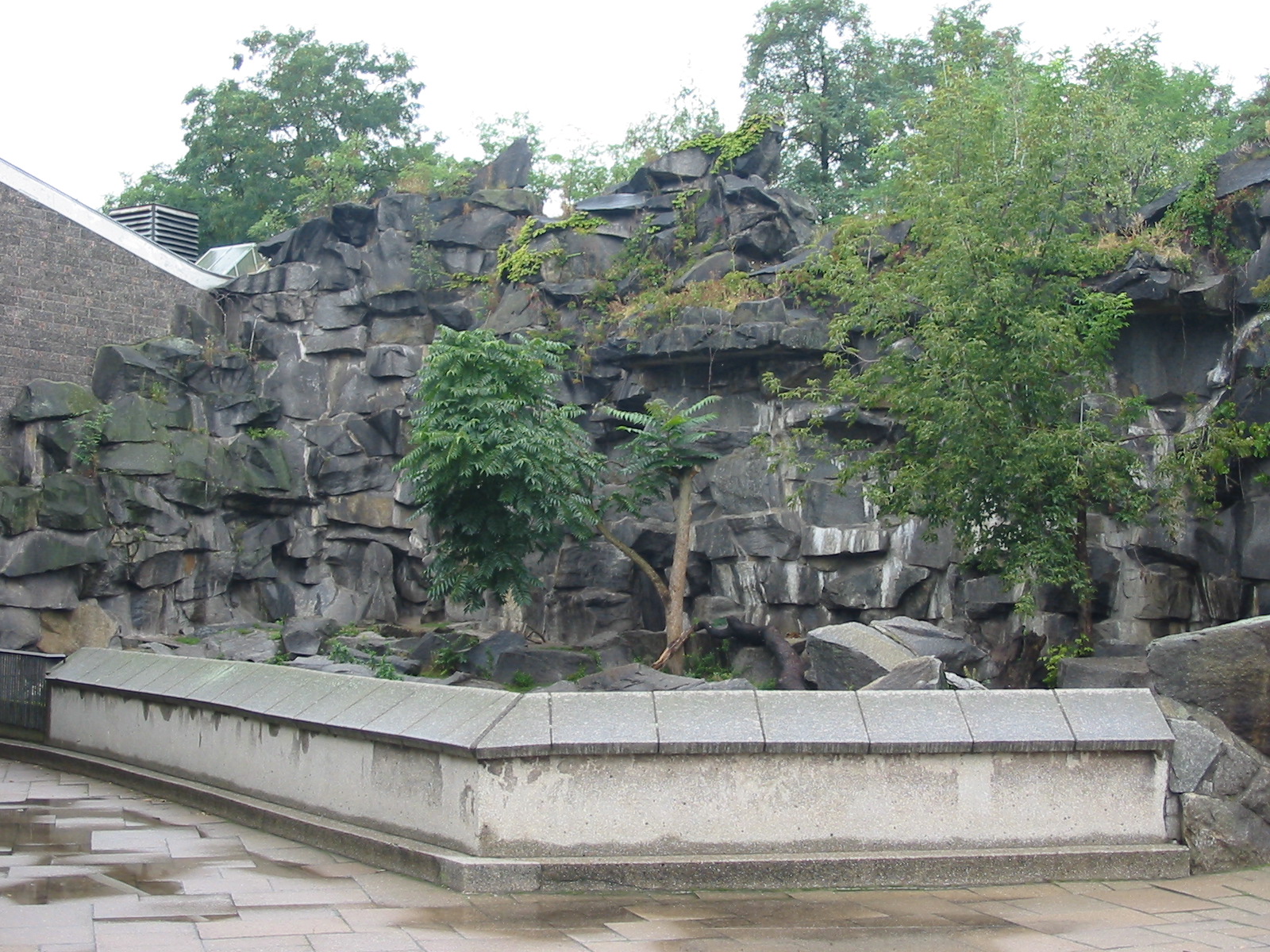 Berlin Tierpark 2004 - Front of the Tiger exhibit at the Alfred Brehm House