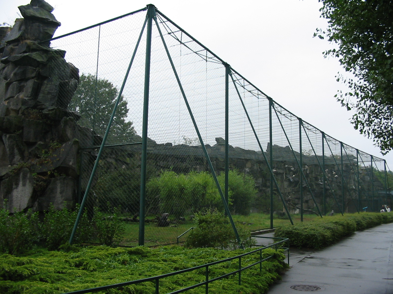 Berlin Tierpark 2004 - Left side of the famous mixed Birds of Prey aviary