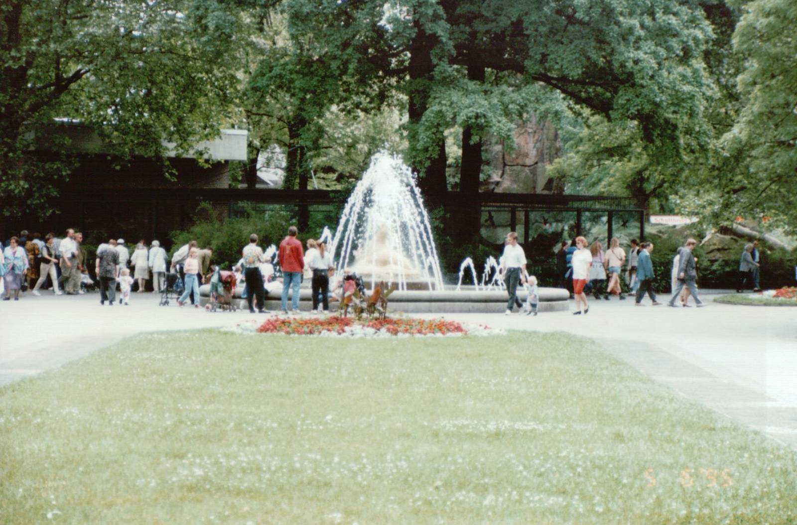 Berlin Zoo 1995 - Fountain