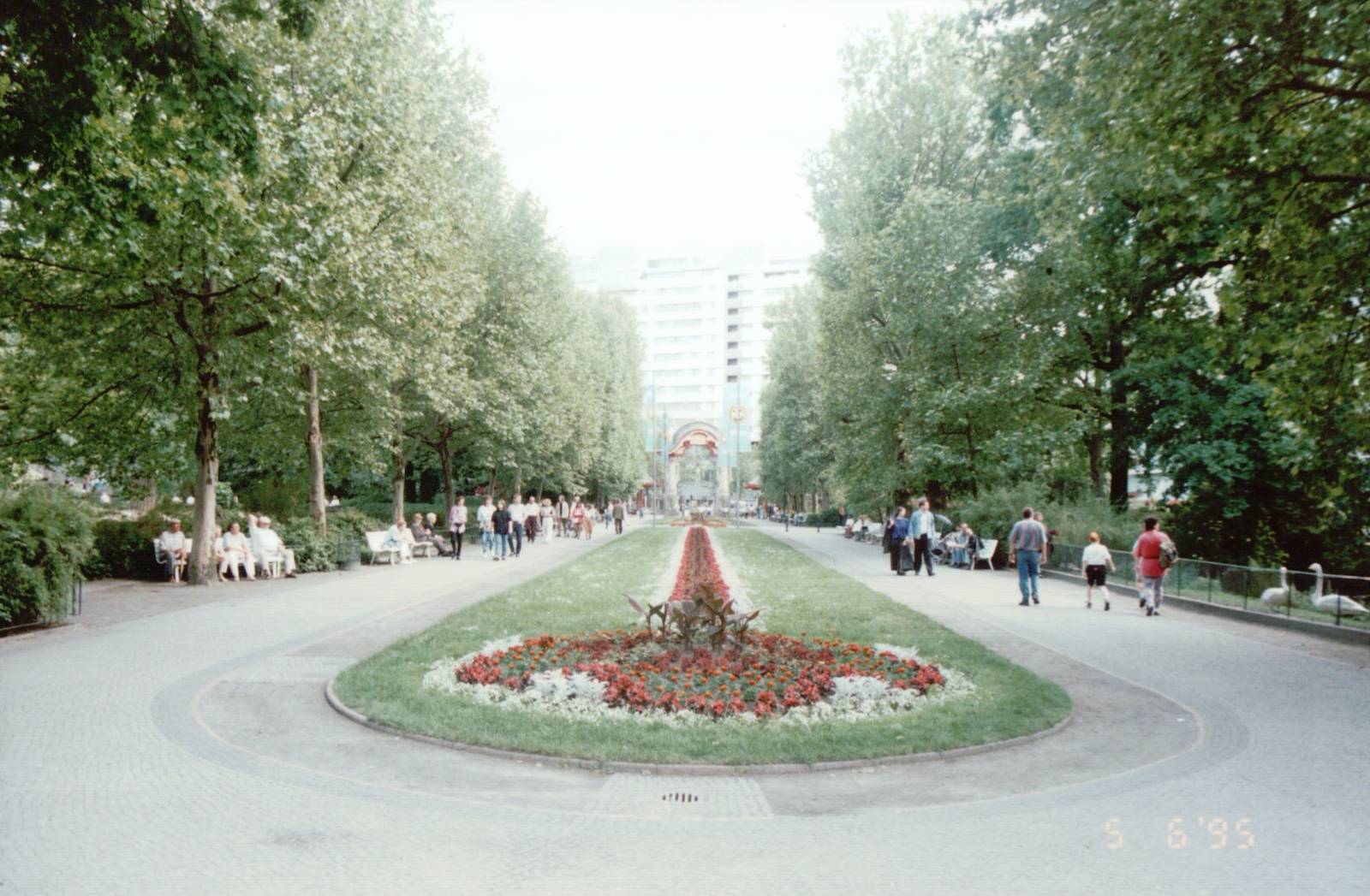 Berlin Zoo 1995 - Towards the Elephant Gate from inside the zoo