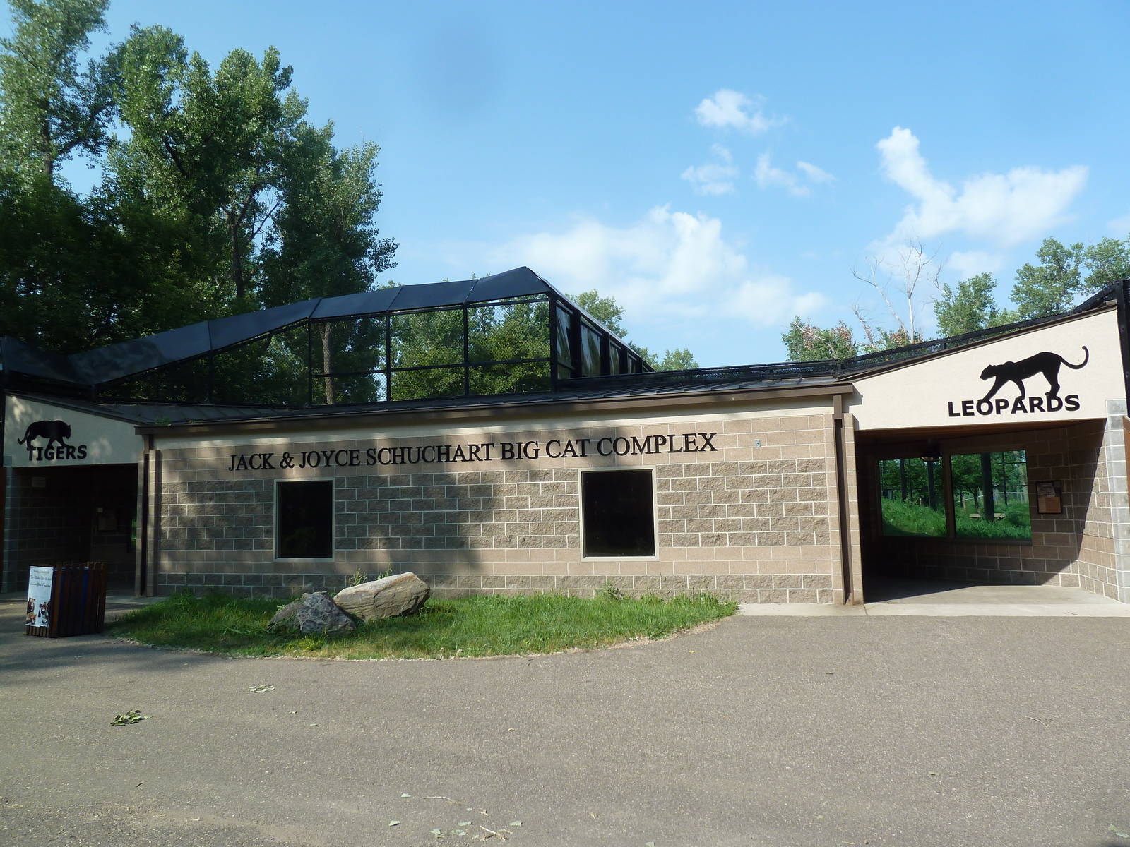Big Cat Complex - Bengal Tiger/Snow Leopard Exhibits