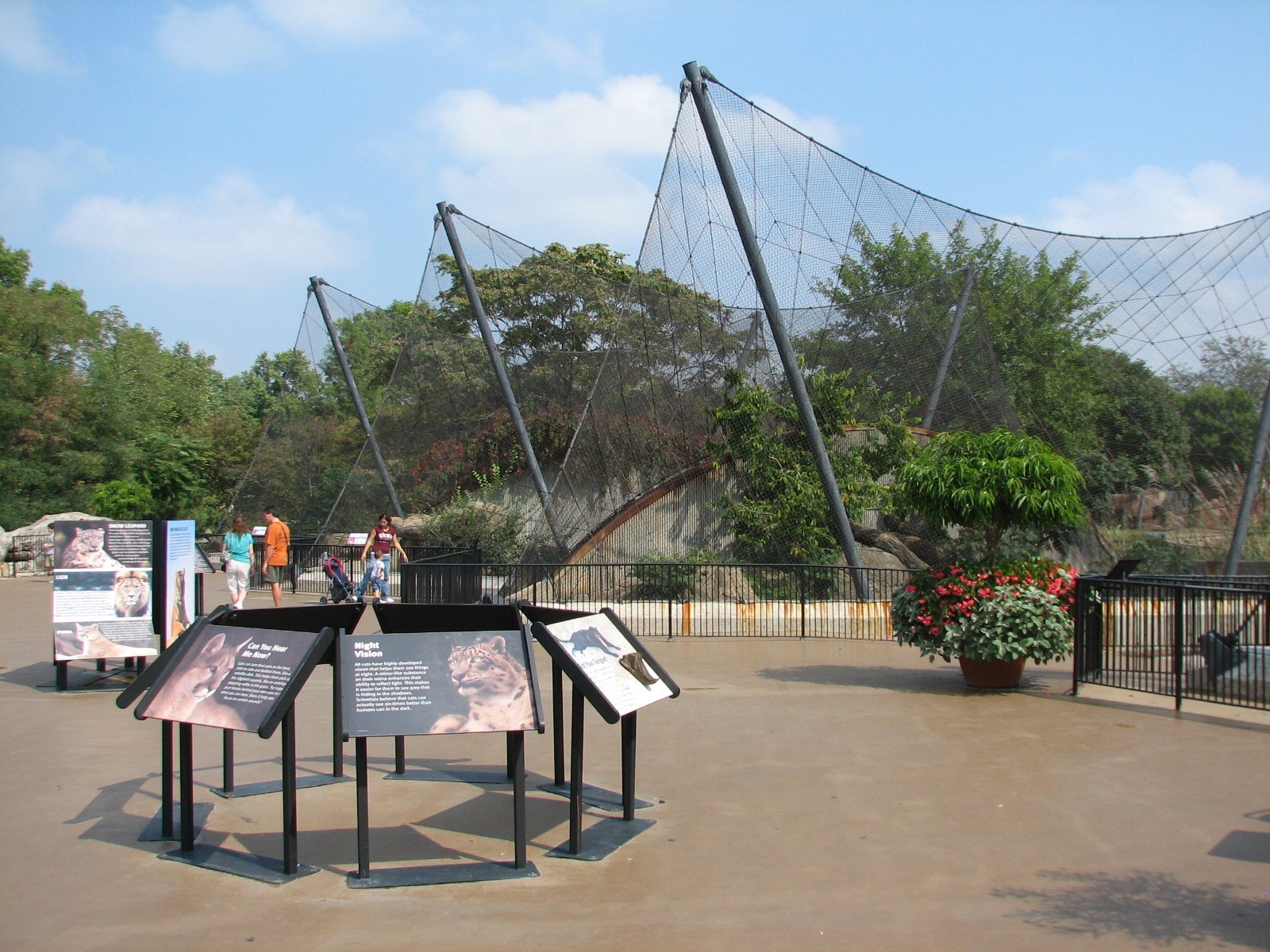 Big Cat Country - Exhibit Plaza