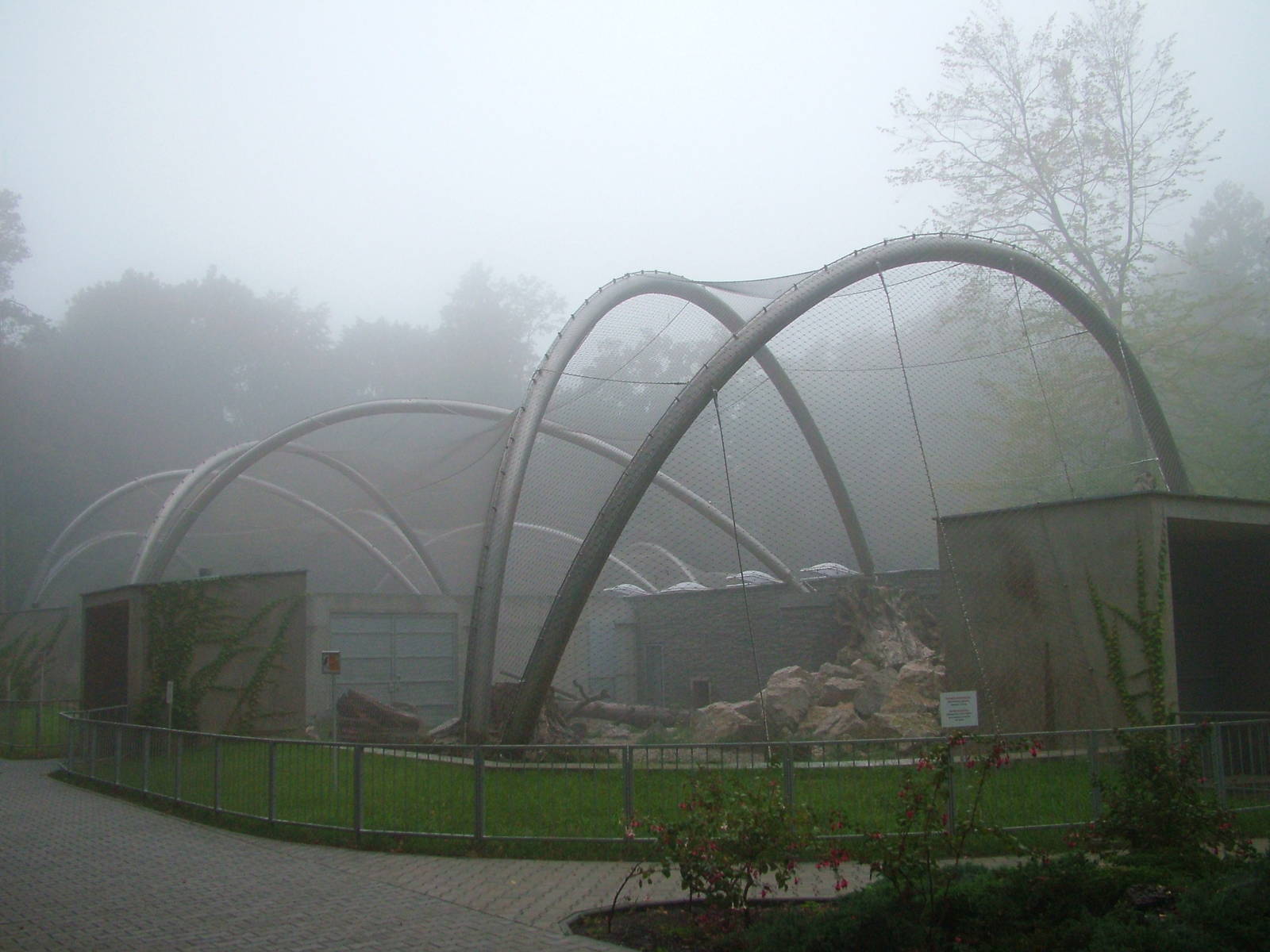 Big cat enclosures at Krakow 08/09/2008