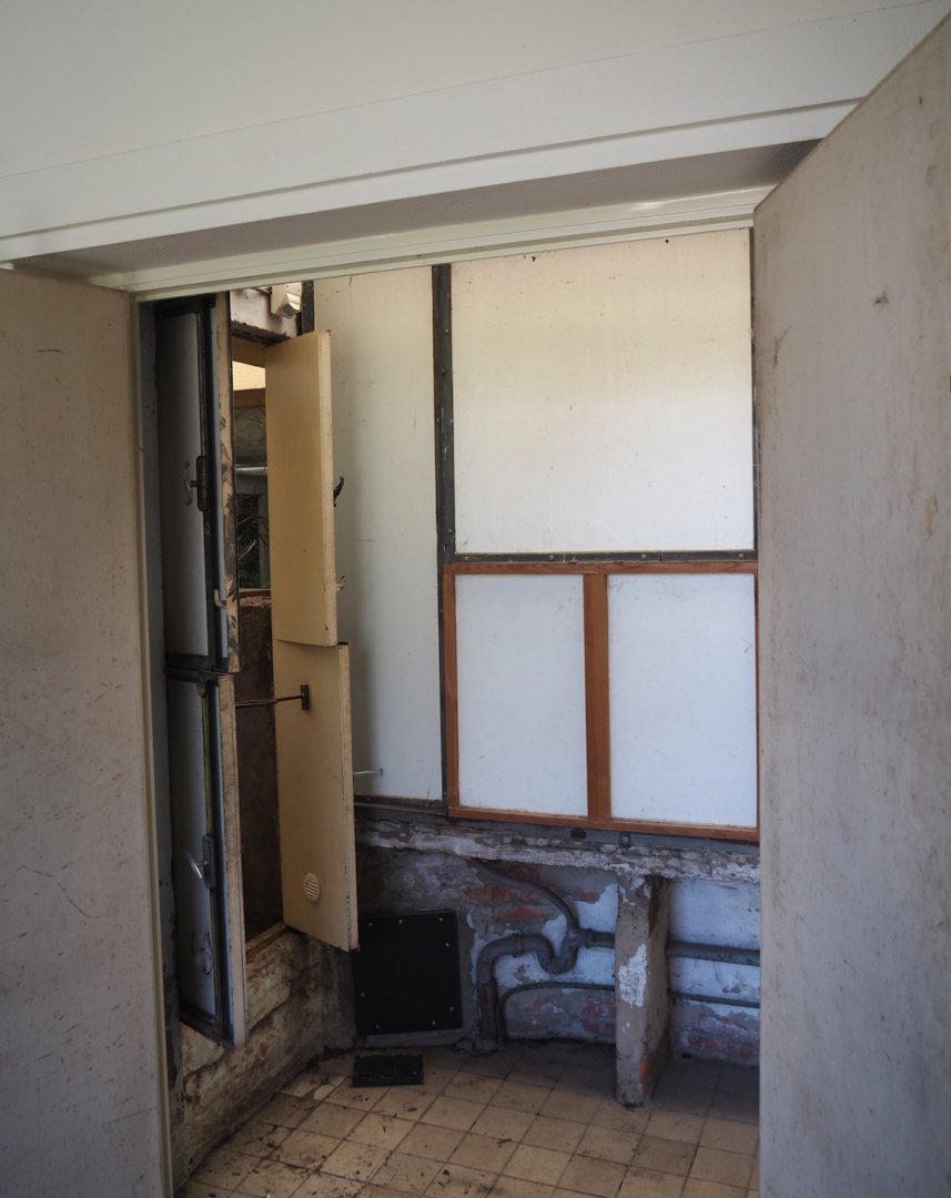 Big spring cleaning in the bird house - Off-show area behind Red-fronted serin and African aviaries through open door, 2025-03-16