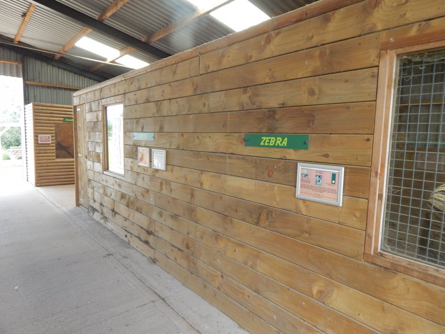 Bill's Barn - indoors 060625